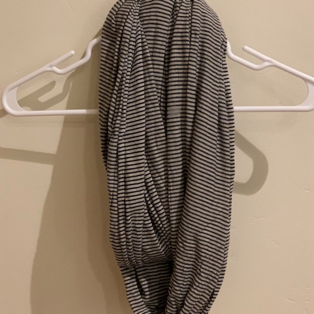 Brandy Melville Scarf